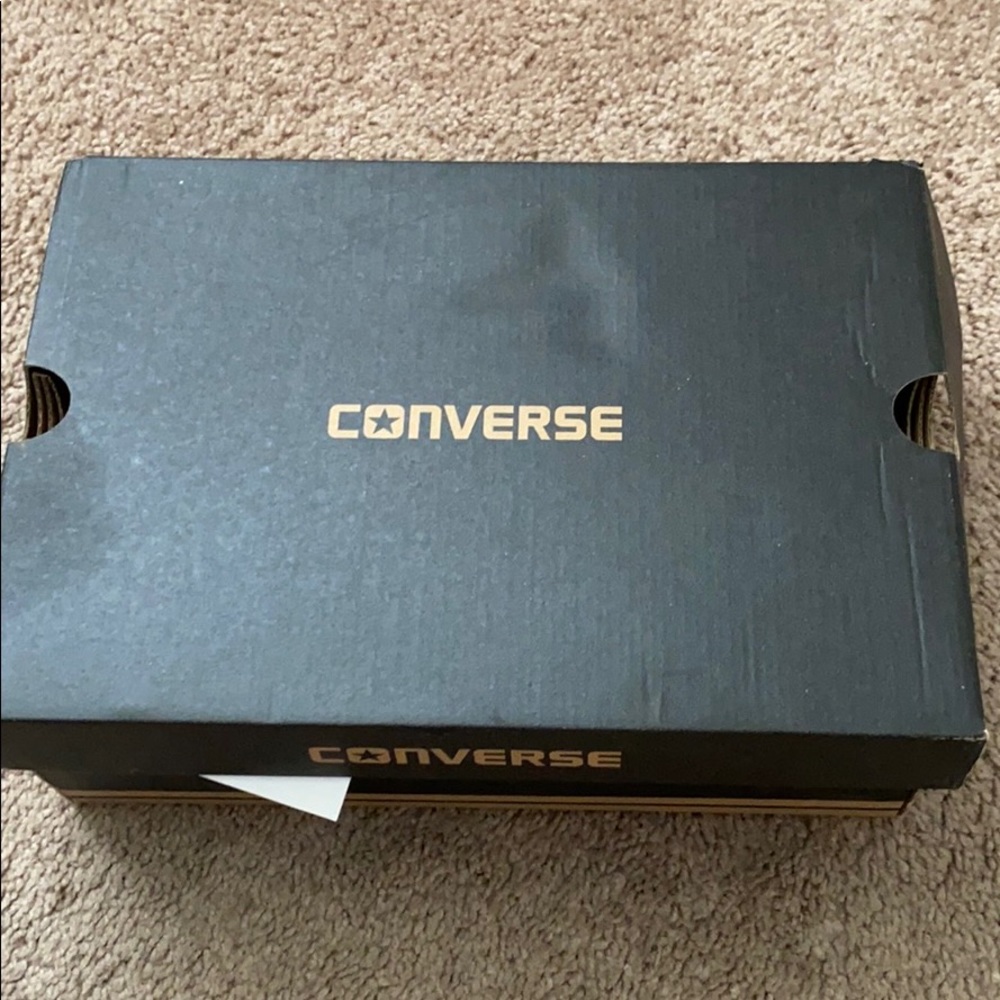 Converse shoes - Picture 3 of 5
